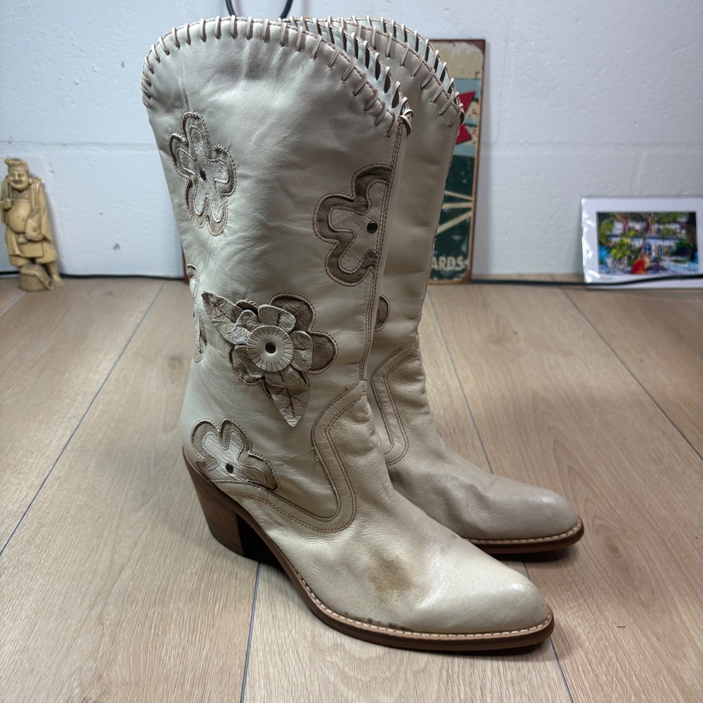MIA Candida Y2K Cream Leather Floral Cut Out Applique Western Boots Womens 8.5 M